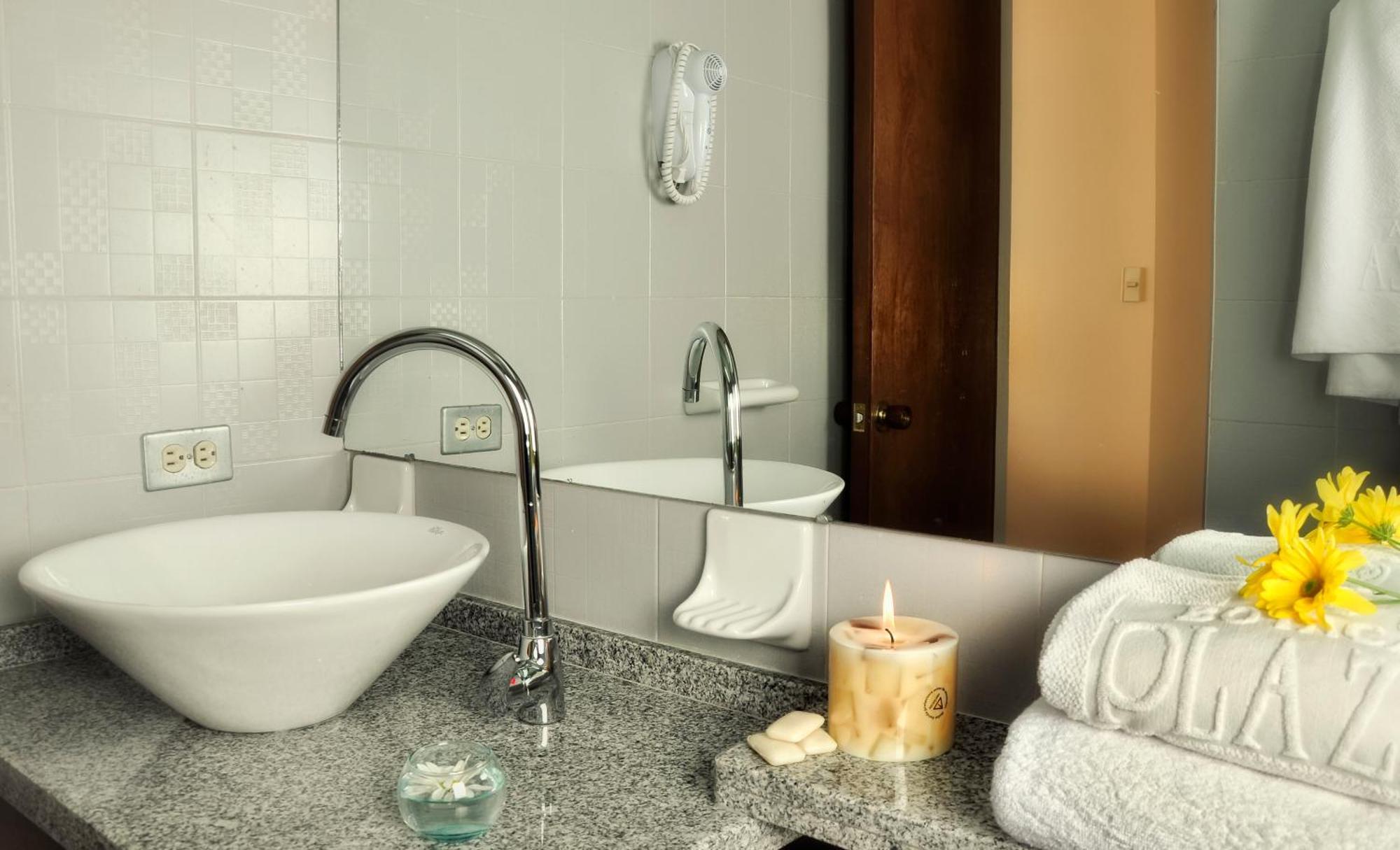 טונחה Hotel Boyaca Plaza מראה חיצוני תמונה